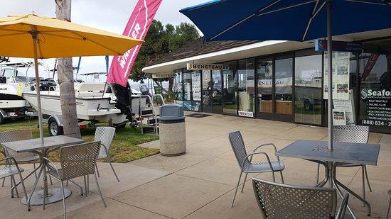 Harbor Island Liquor and Deli