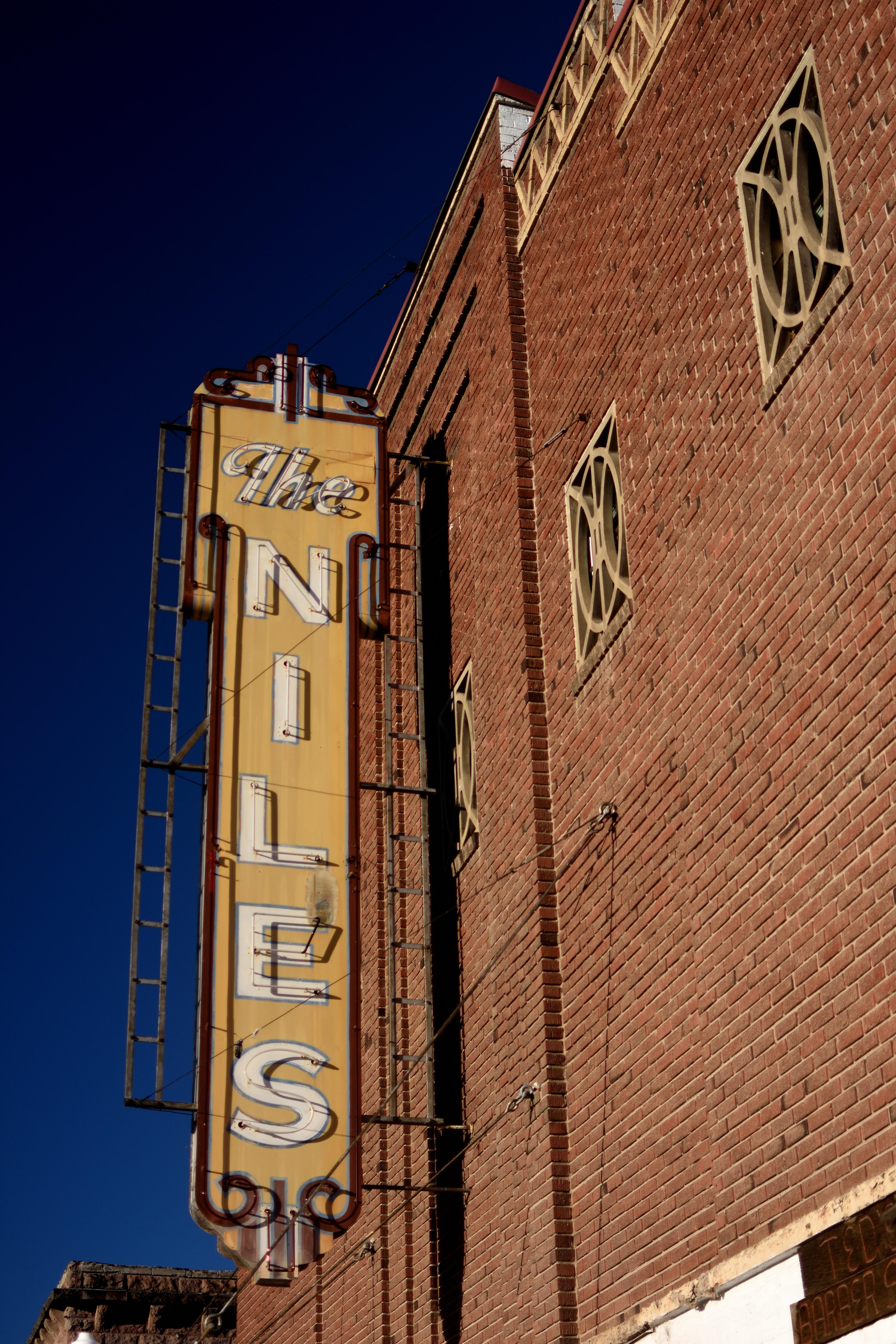 Niles Theater