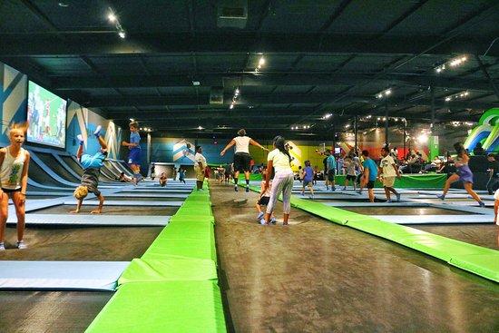 Hangar Trampoline Park