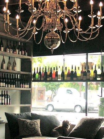 Whitetail Winebar