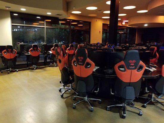 The Grid Cyber Lounge