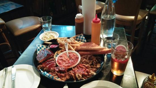 Kaminski's BBQ & Sports Lounge