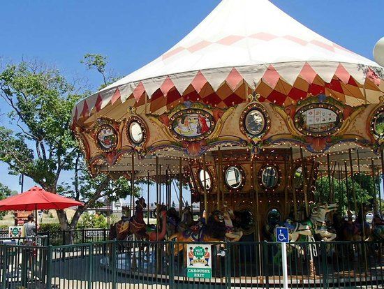 Nut Tree Plaza