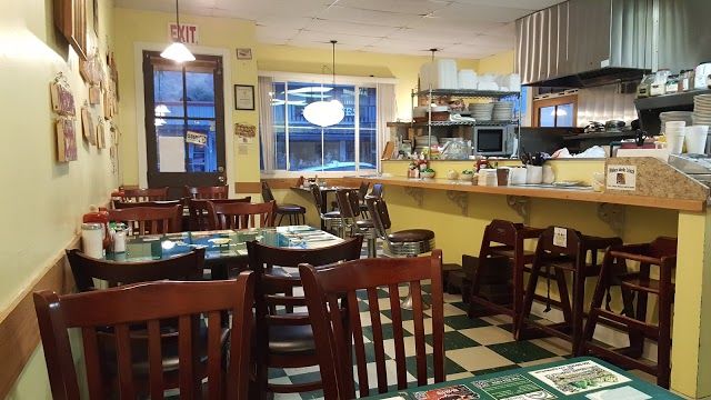 Cracked Egg Cafe